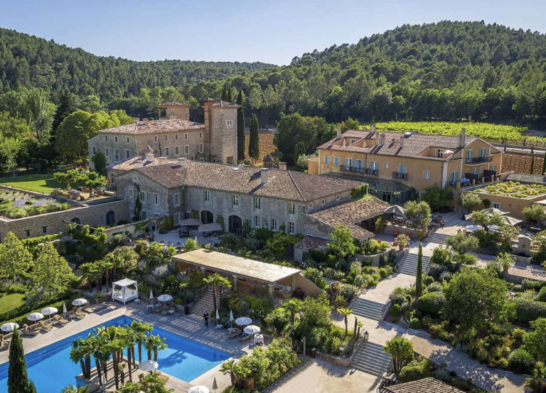 Accompagnement social média pour le Château Saint-Roux